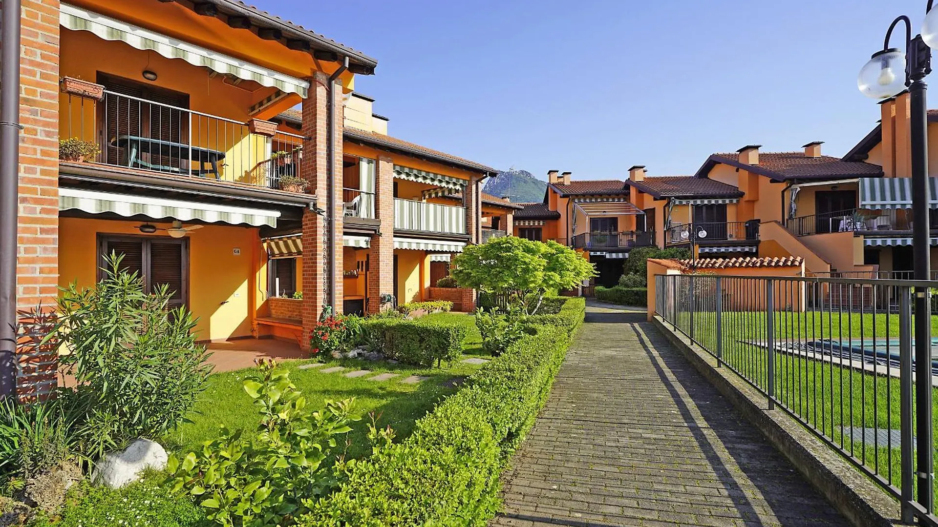 Apartment I Girasoli D10 By Wonderful Italy Toscolano Maderno Italy