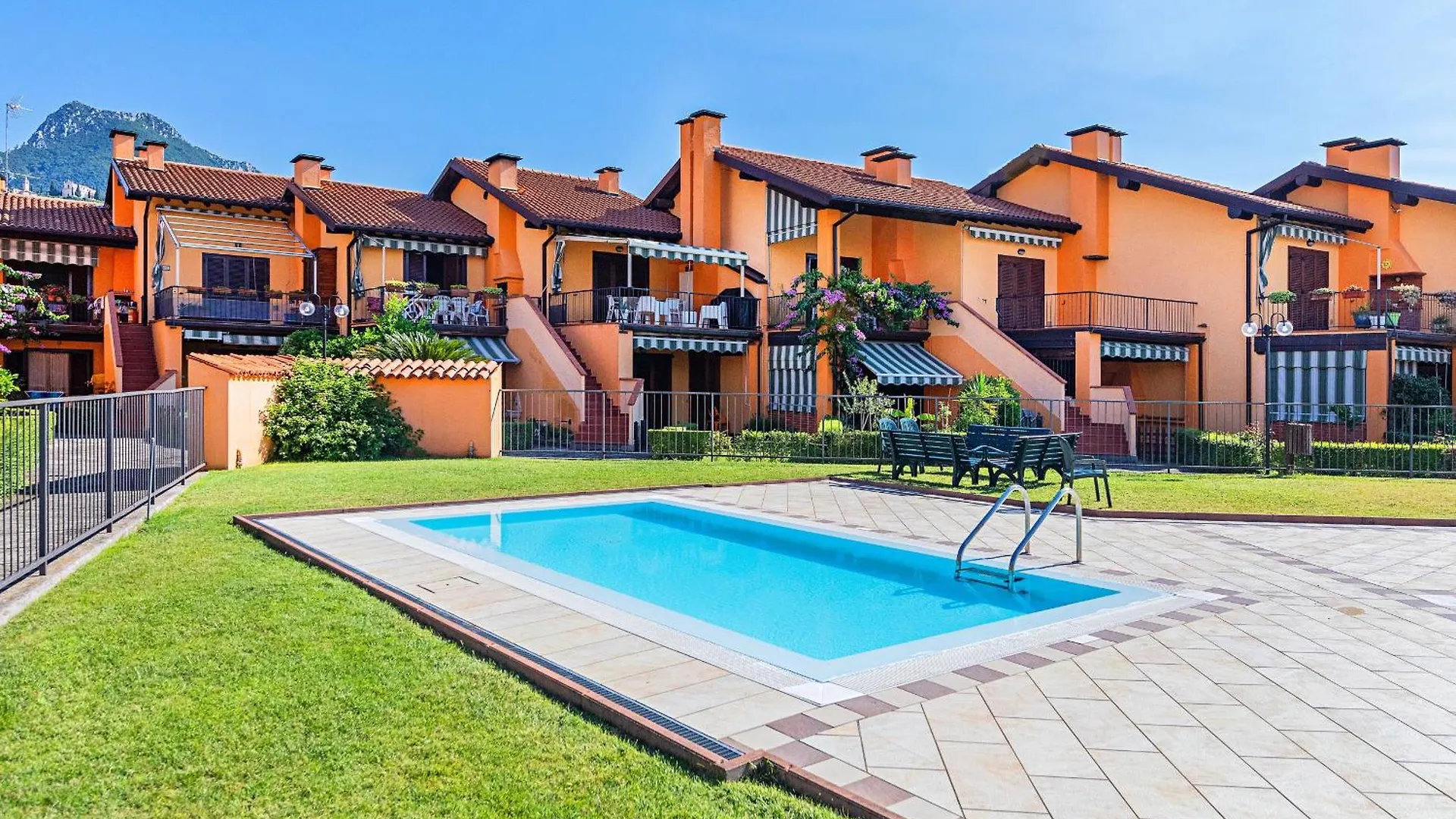 I Girasoli D10 By Wonderful Italy Toscolano Maderno Apartment